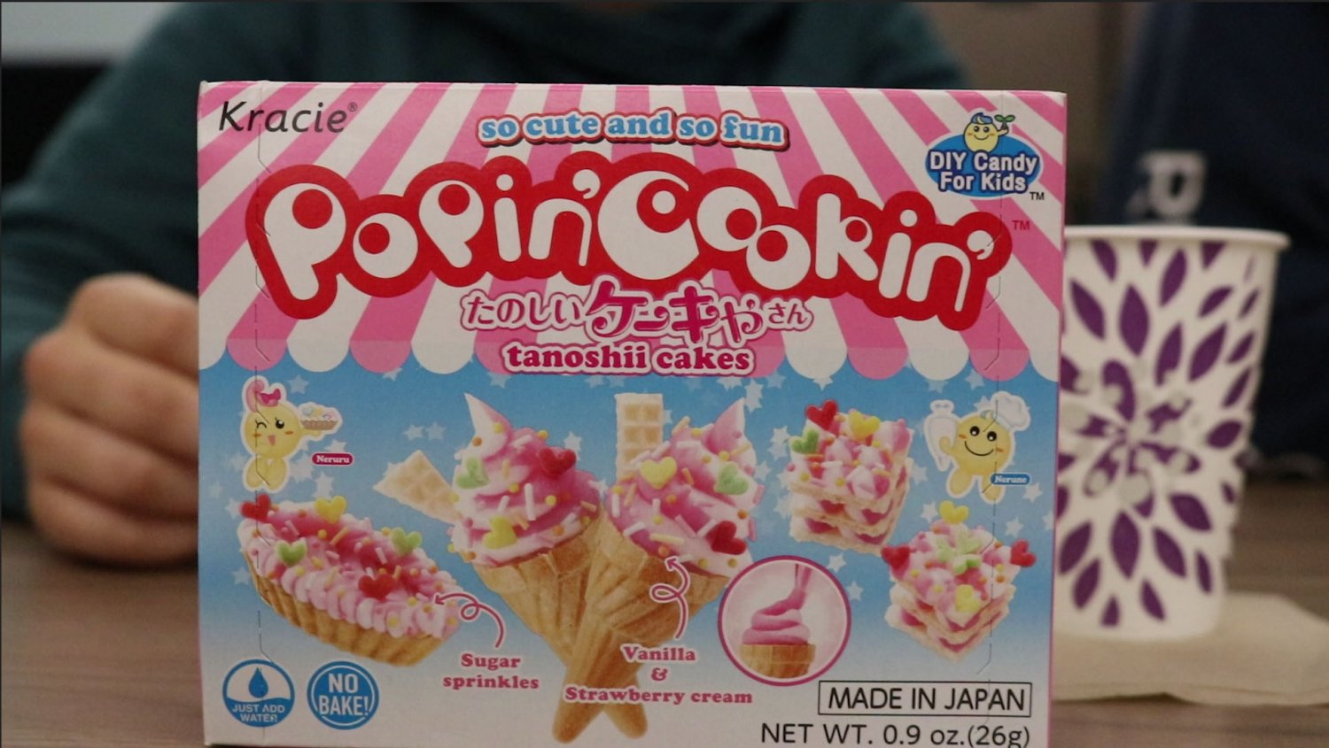 Kracie Popin' Cookin' Tanoshii Cakes, Vanilla & Strawberry Cream - 0.9 oz