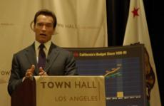 Gov. Schwarzenegger faces tough questions from the crowd at the Town Hall Organization meeting at the downtown Los Angeles Marriot on Feb. 28.
