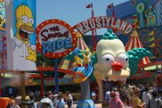 The first riders enter through Krusty's mouth.