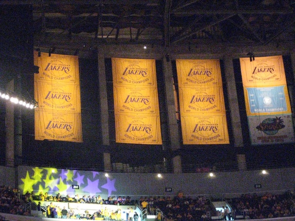 Lakers’ Quest for Championship Banner 18